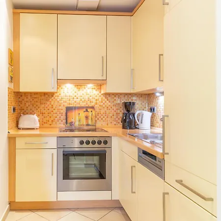 Wagenknecht, 15 Apartman